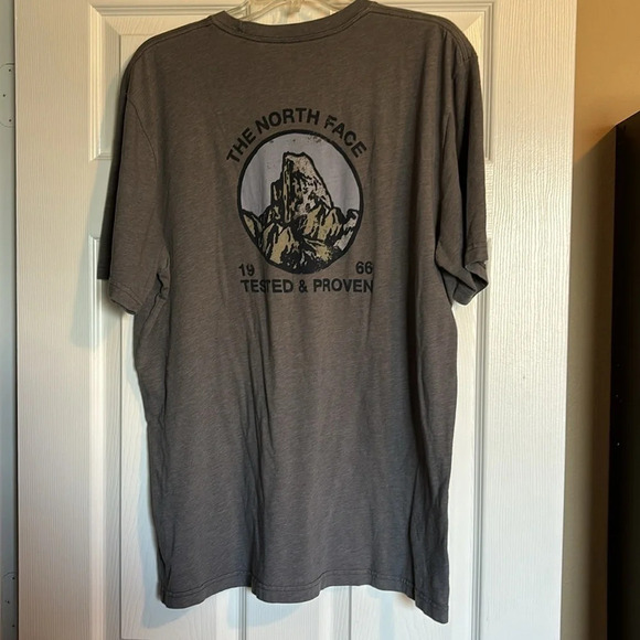 The North Face men’s gray short sleeve graphic t-shirt size XL - Picture 6 of 8